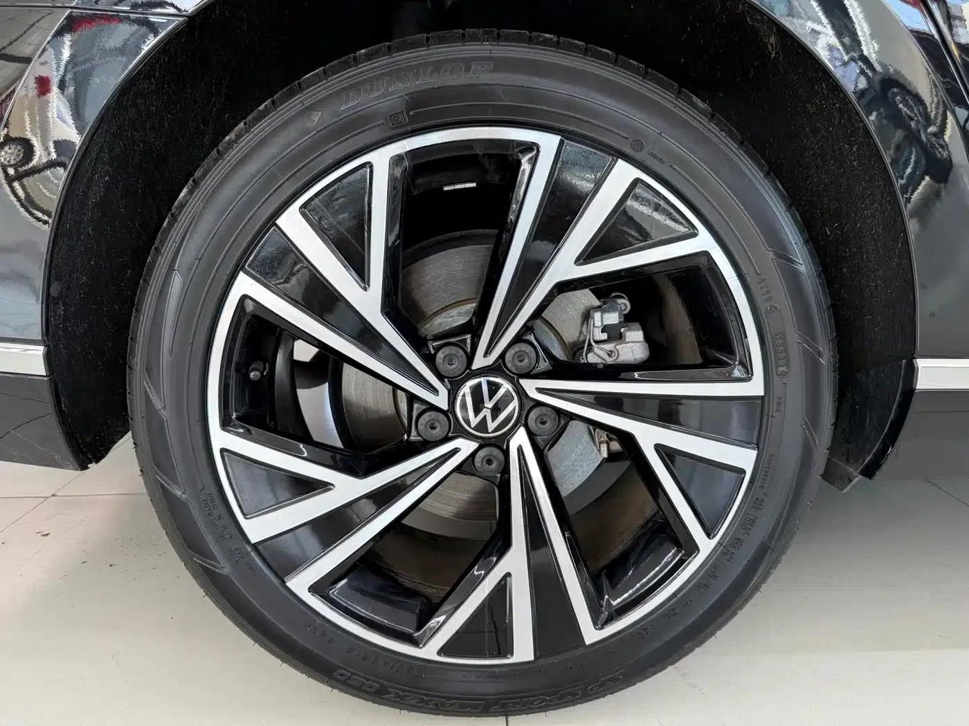 Volkswagen Passat 2021 330TSI DSG 30th Anniversary Edition — миниатюра 13