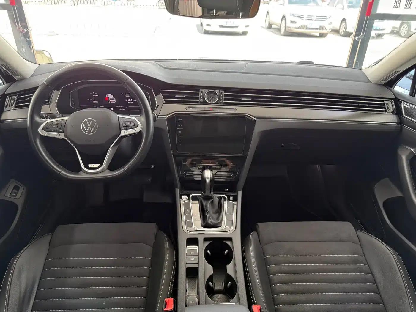 Volkswagen Passat 2021 330TSI DSG 30th Anniversary Edition — миниатюра 7