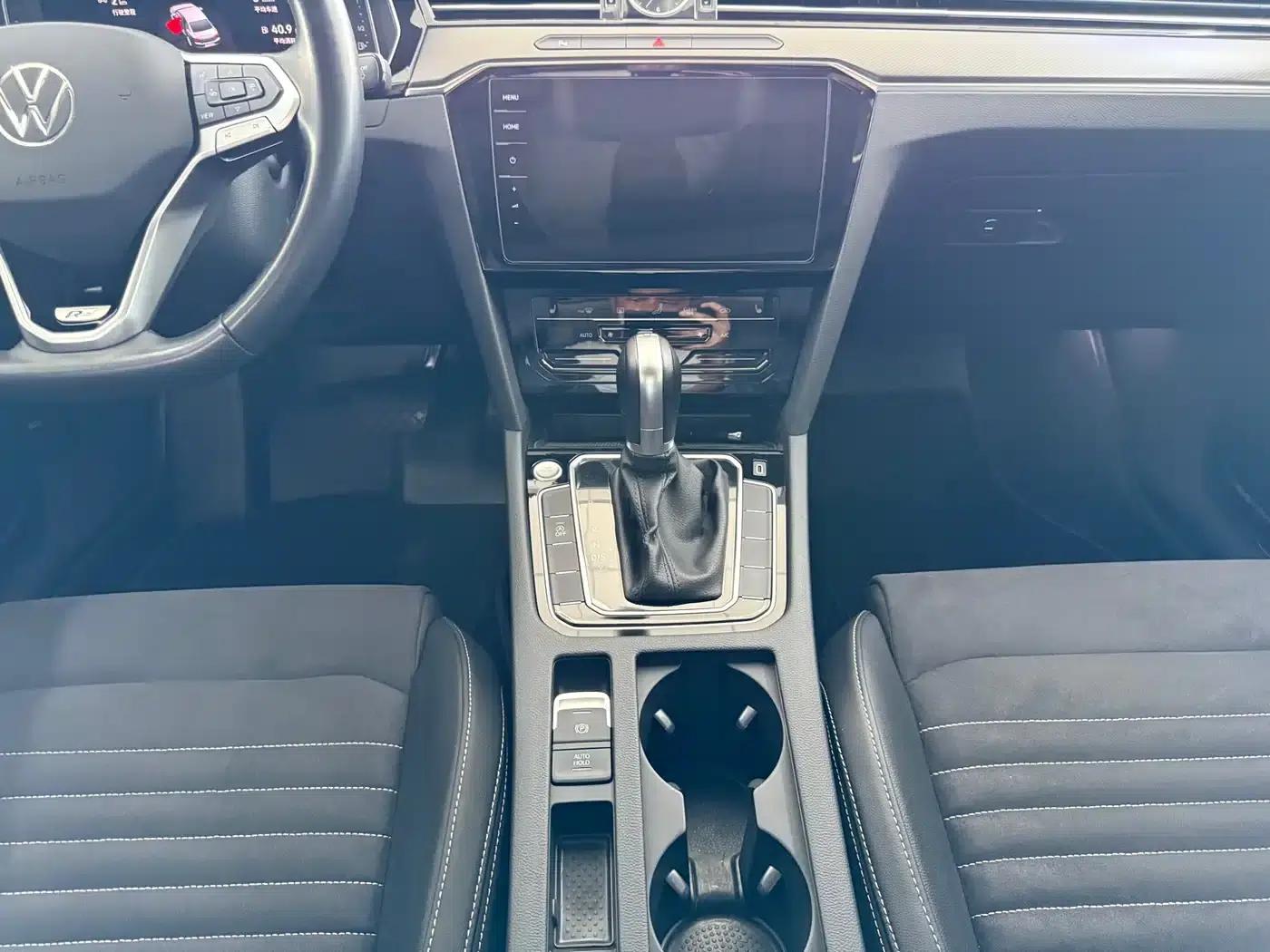 Volkswagen Passat 2021 330TSI DSG 30th Anniversary Edition — миниатюра 9