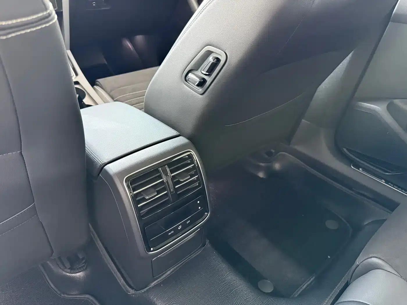 Volkswagen Passat 2021 330TSI DSG 30th Anniversary Edition — миниатюра 10