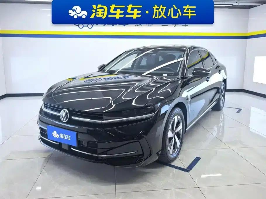 The 2024 Volkswagen Passat 300TSI DSG Premium Edition features a striking package. — миниатюра 1