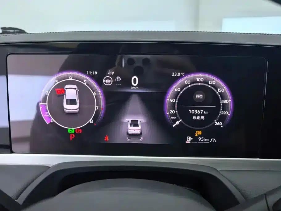 The 2024 Volkswagen Passat 300TSI DSG Premium Edition features a striking package. — миниатюра 14