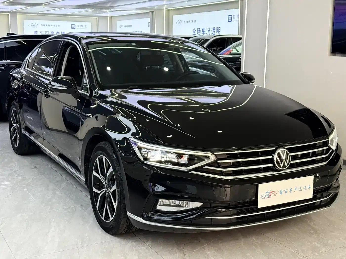 2020 Volkswagen Passat 330TSI DSG Leading Edition — миниатюра 3