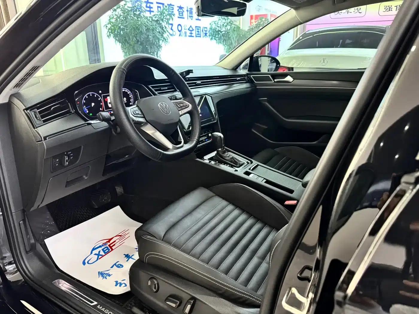 2020 Volkswagen Passat 330TSI DSG Leading Edition — миниатюра 4
