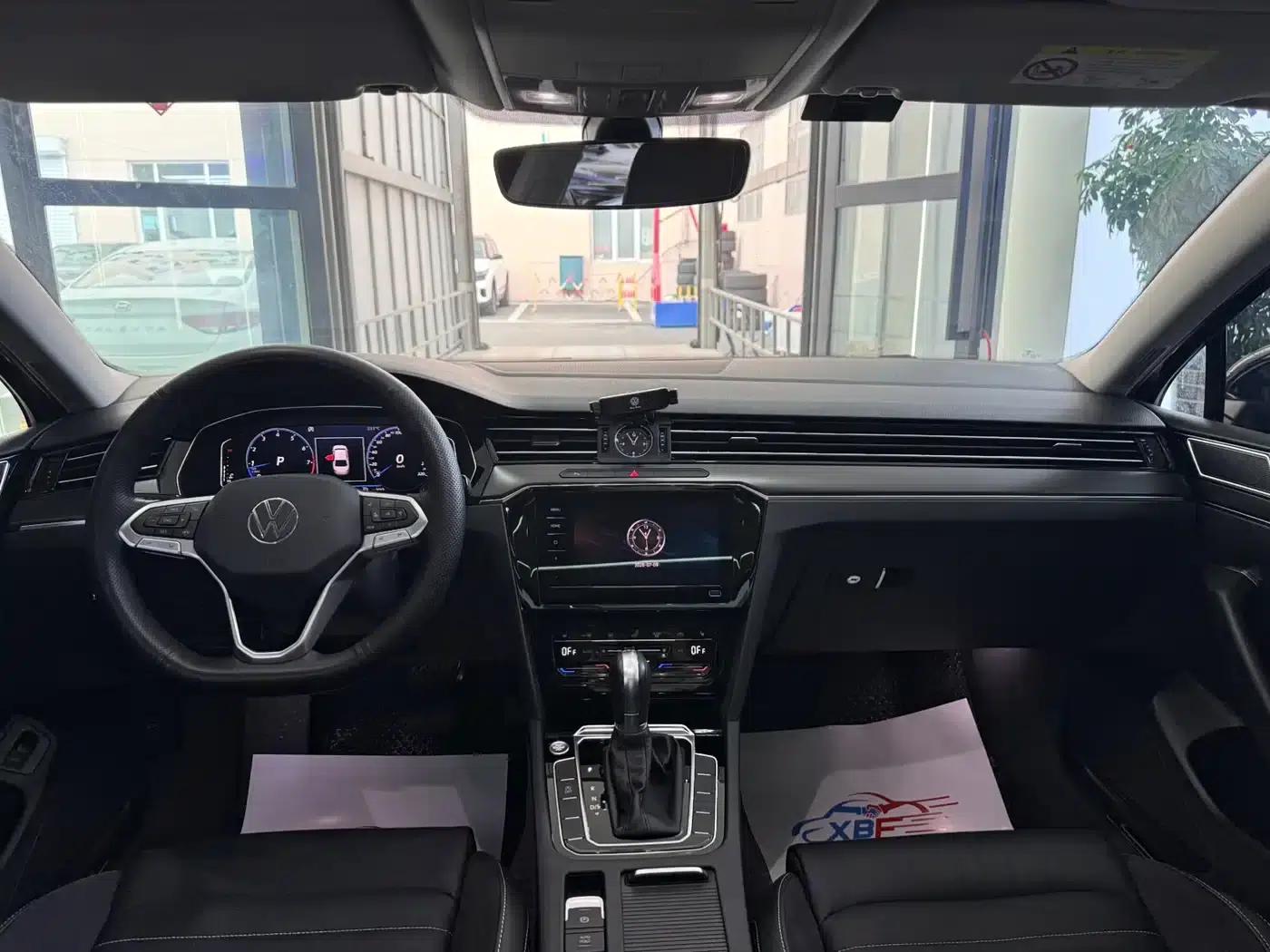 2020 Volkswagen Passat 330TSI DSG Leading Edition — миниатюра 5