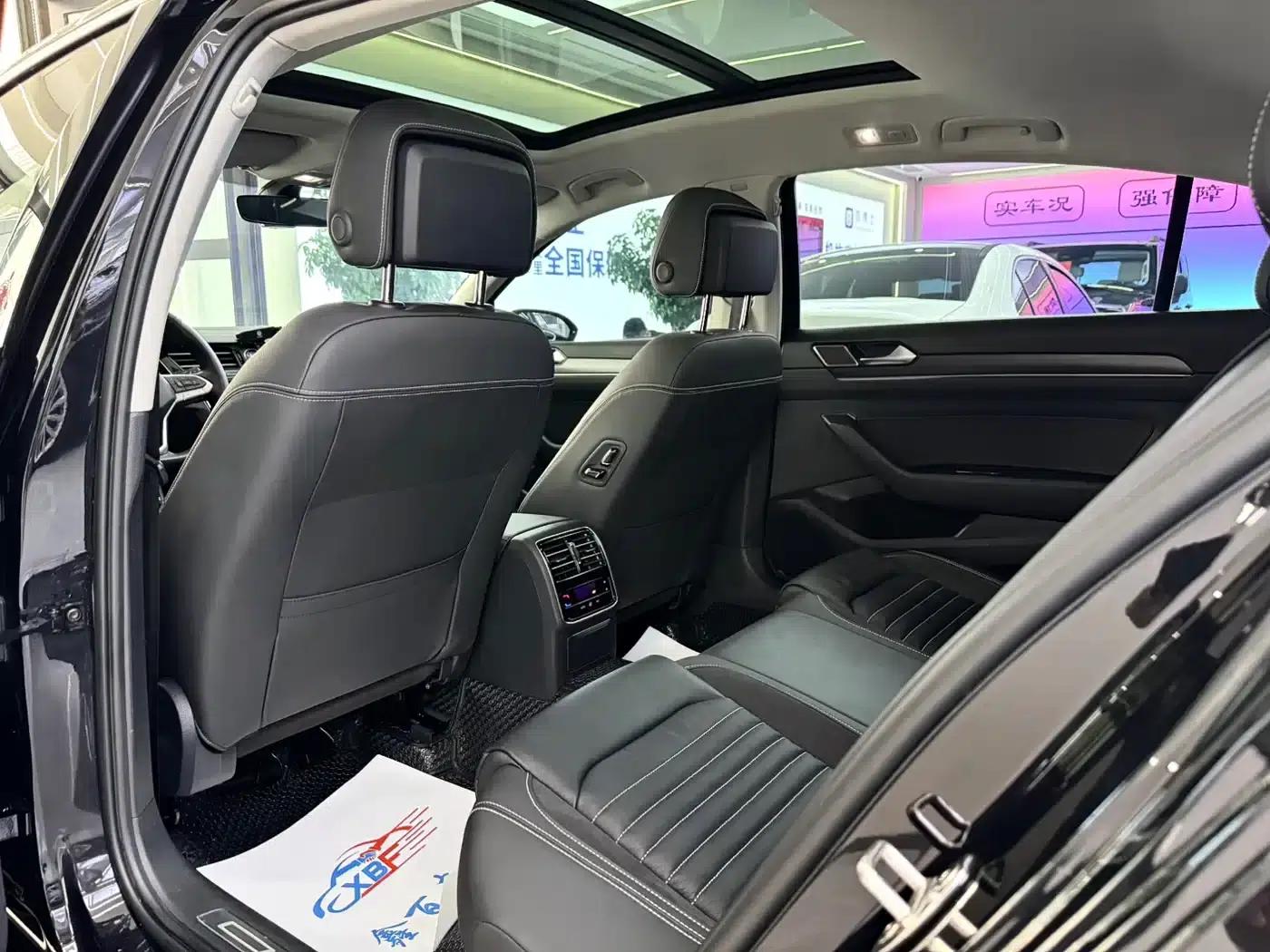 2020 Volkswagen Passat 330TSI DSG Leading Edition — миниатюра 7