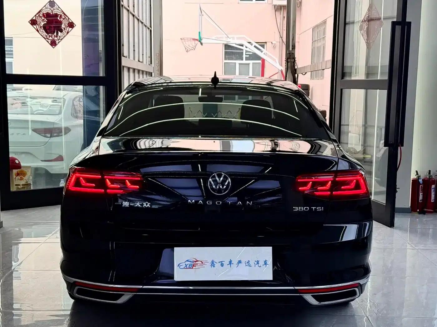 2020 Volkswagen Passat 330TSI DSG Leading Edition — миниатюра 9