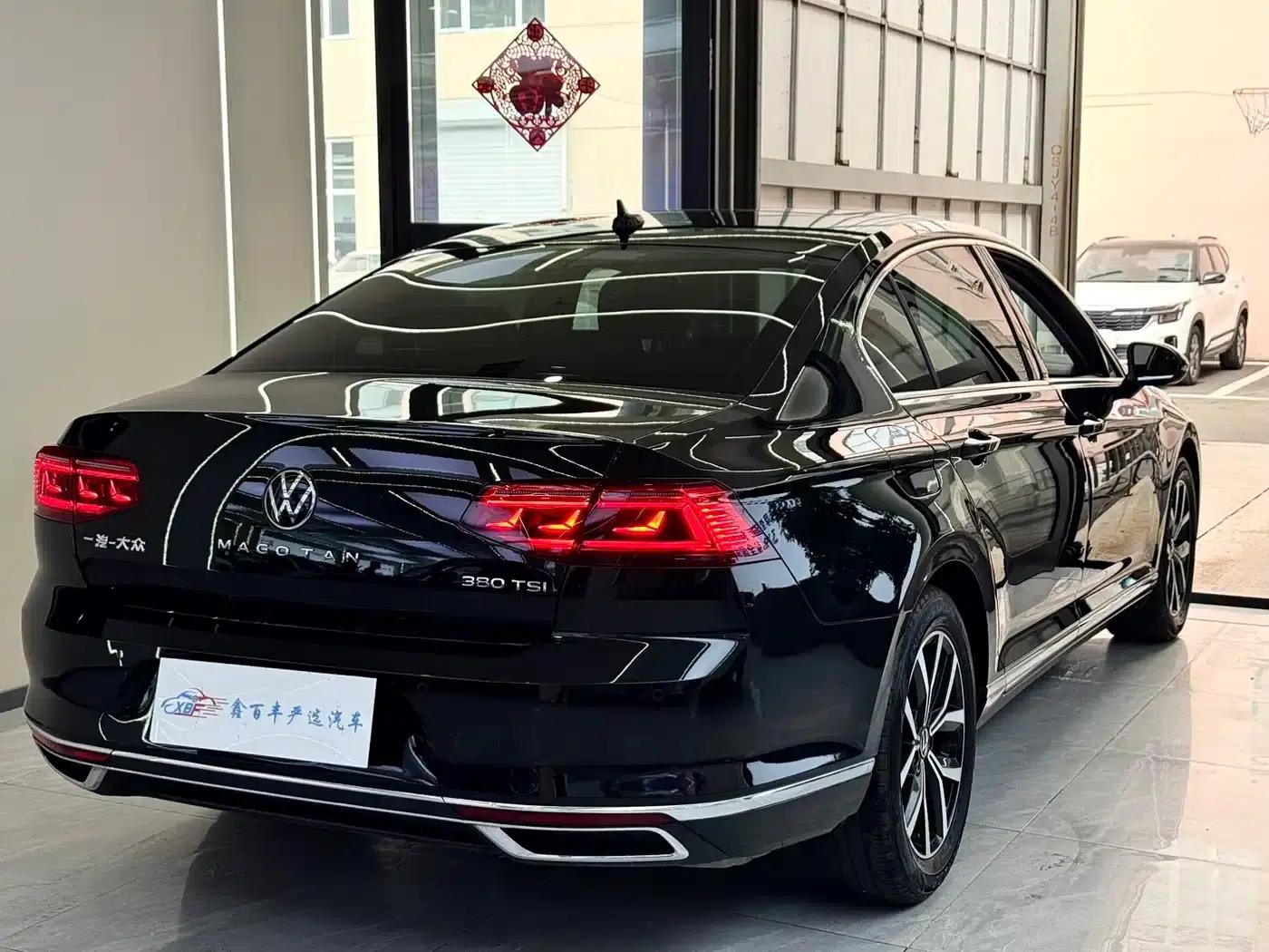 2020 Volkswagen Passat 330TSI DSG Leading Edition — миниатюра 10