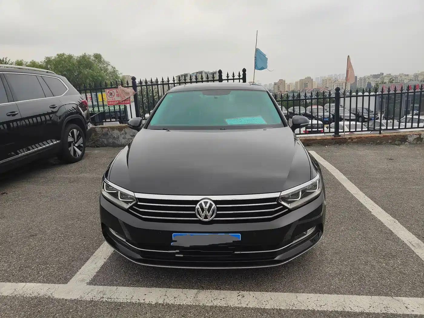 2019 Volkswagen Magotan 330TSI DSG Leading Edition (China VI Emission Standard) — миниатюра 2