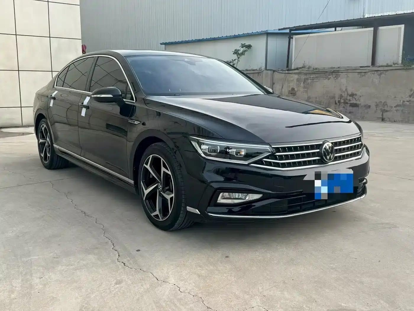 Volkswagen Magotan 2023 2 Millionth Unit Commemorative Edition 330TSI DSG Luxury — миниатюра 2