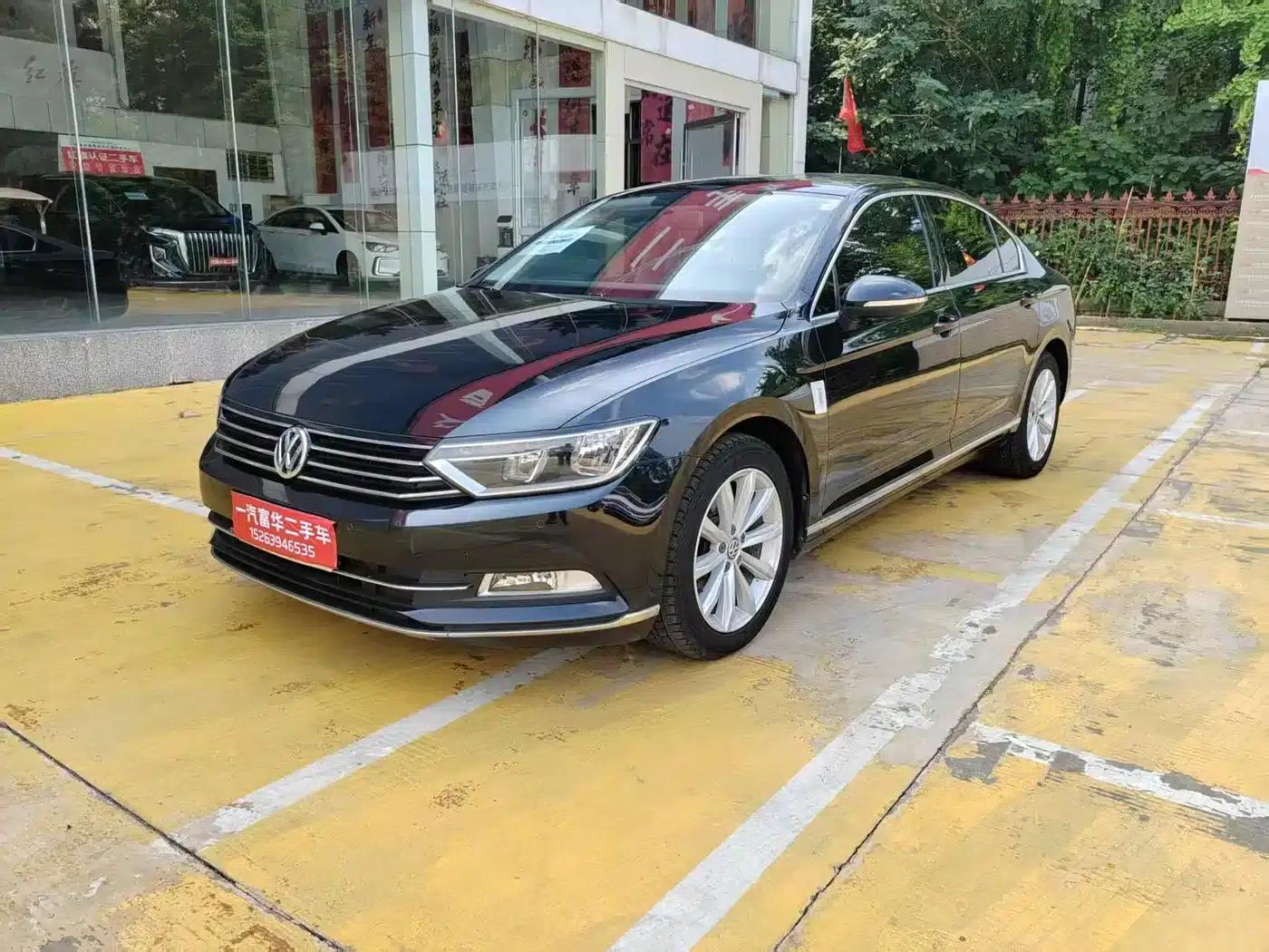 2018 Volkswagen Passat 330TSI DSG Leading Edition — миниатюра 1