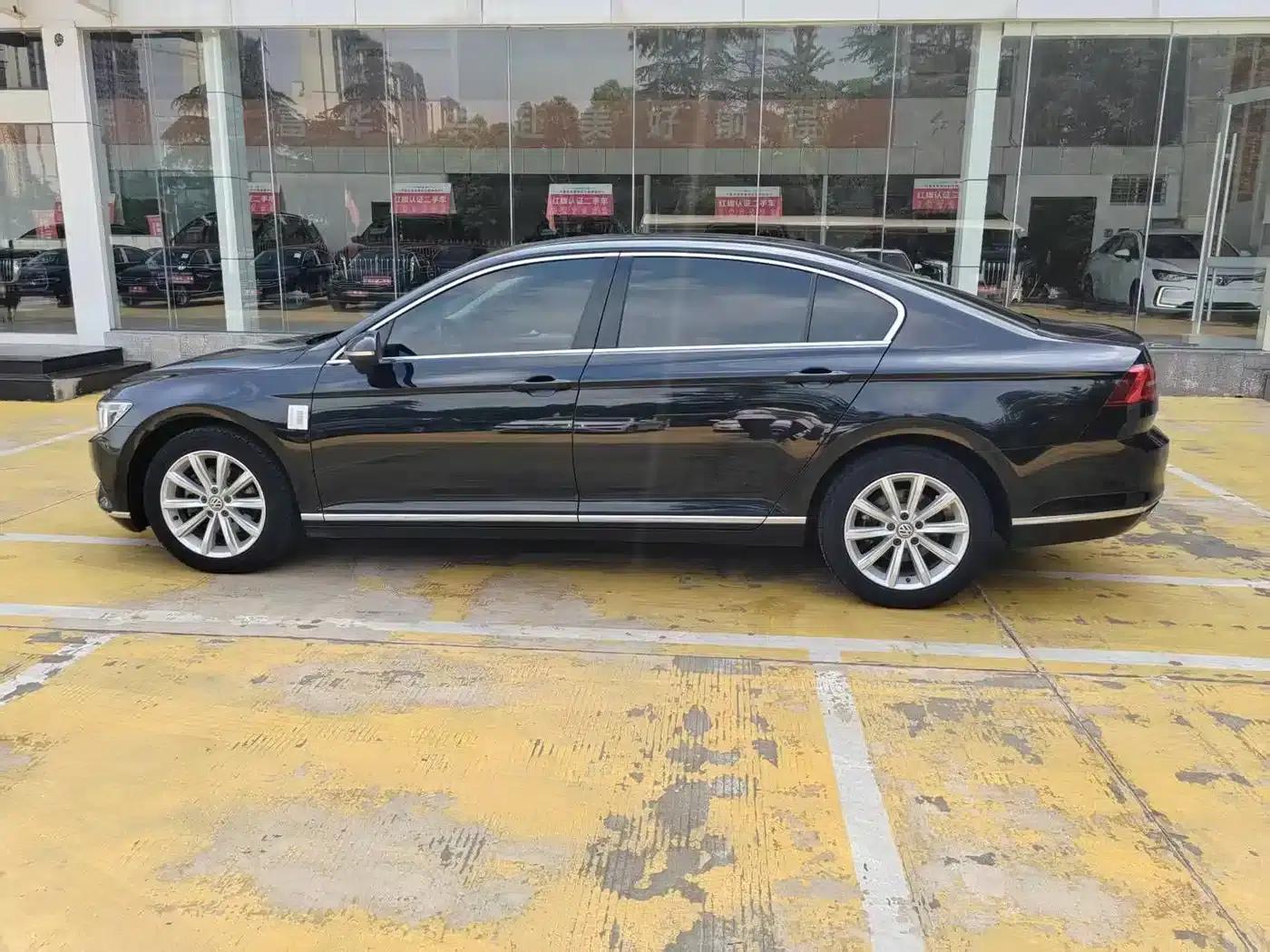 2018 Volkswagen Passat 330TSI DSG Leading Edition — миниатюра 11