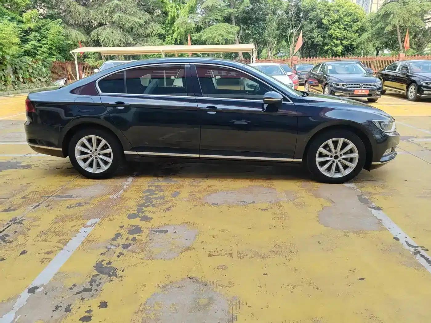 2018 Volkswagen Passat 330TSI DSG Leading Edition — миниатюра 12