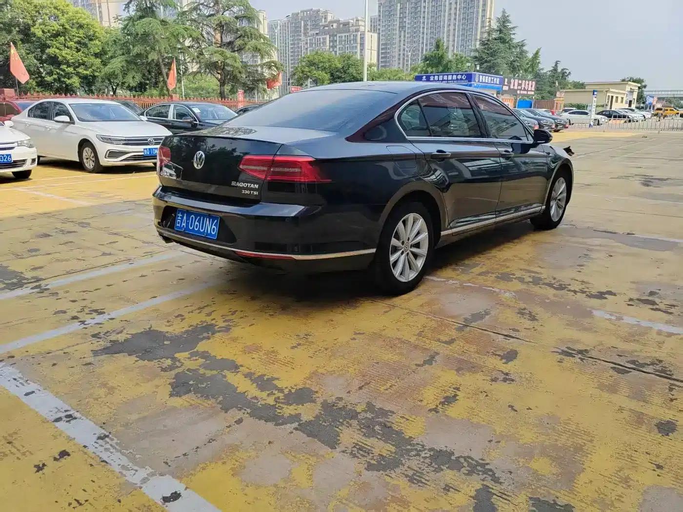 2018 Volkswagen Passat 330TSI DSG Leading Edition — миниатюра 13