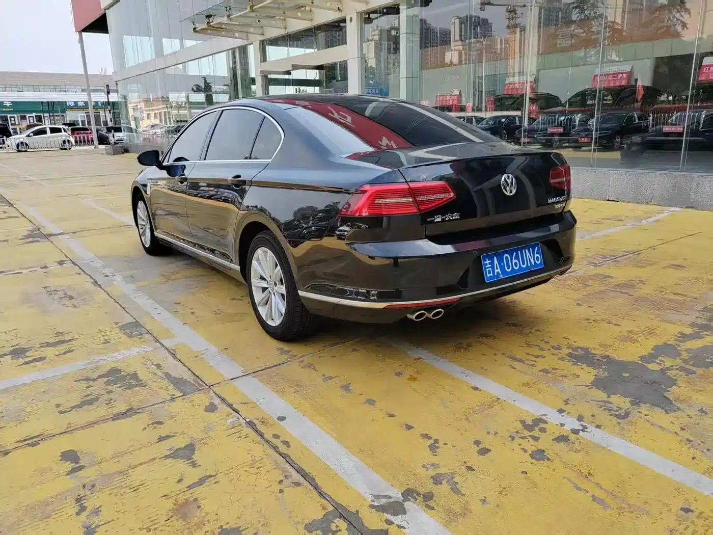 2018 Volkswagen Passat 330TSI DSG Leading Edition — миниатюра 14