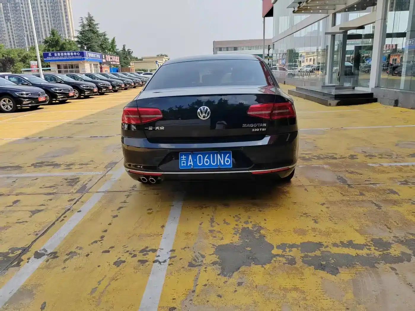2018 Volkswagen Passat 330TSI DSG Leading Edition — миниатюра 15