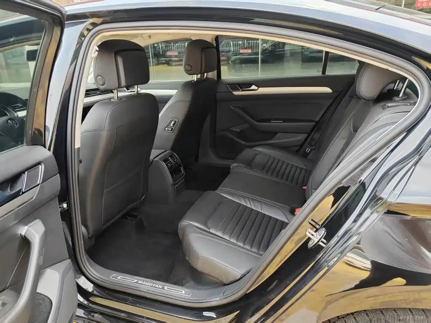2018 Volkswagen Passat 330TSI DSG Leading Edition — миниатюра 4
