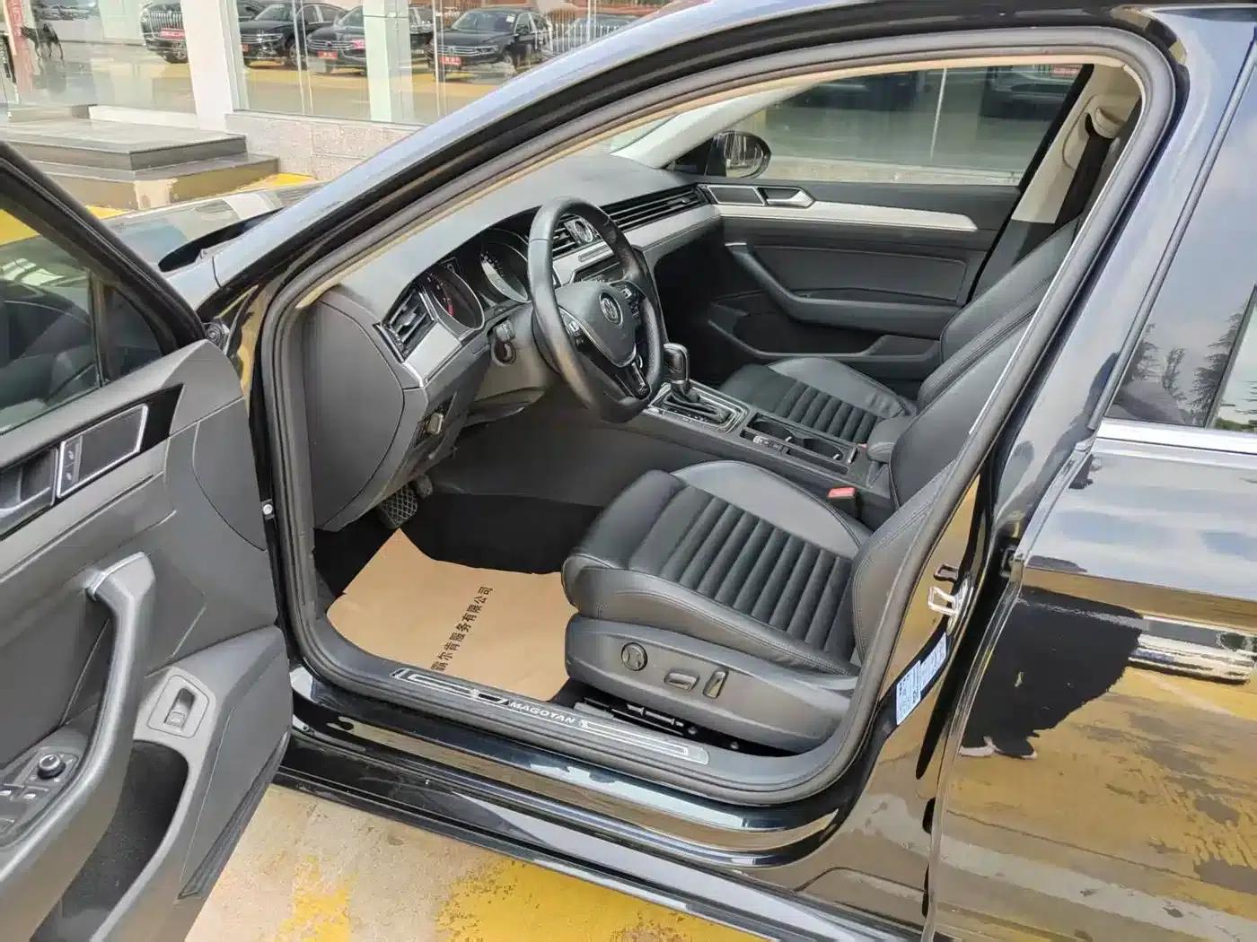 2018 Volkswagen Passat 330TSI DSG Leading Edition — миниатюра 5