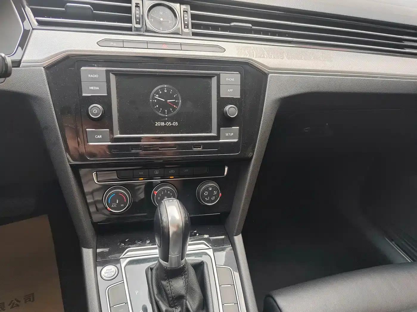 2018 Volkswagen Passat 330TSI DSG Leading Edition — миниатюра 10