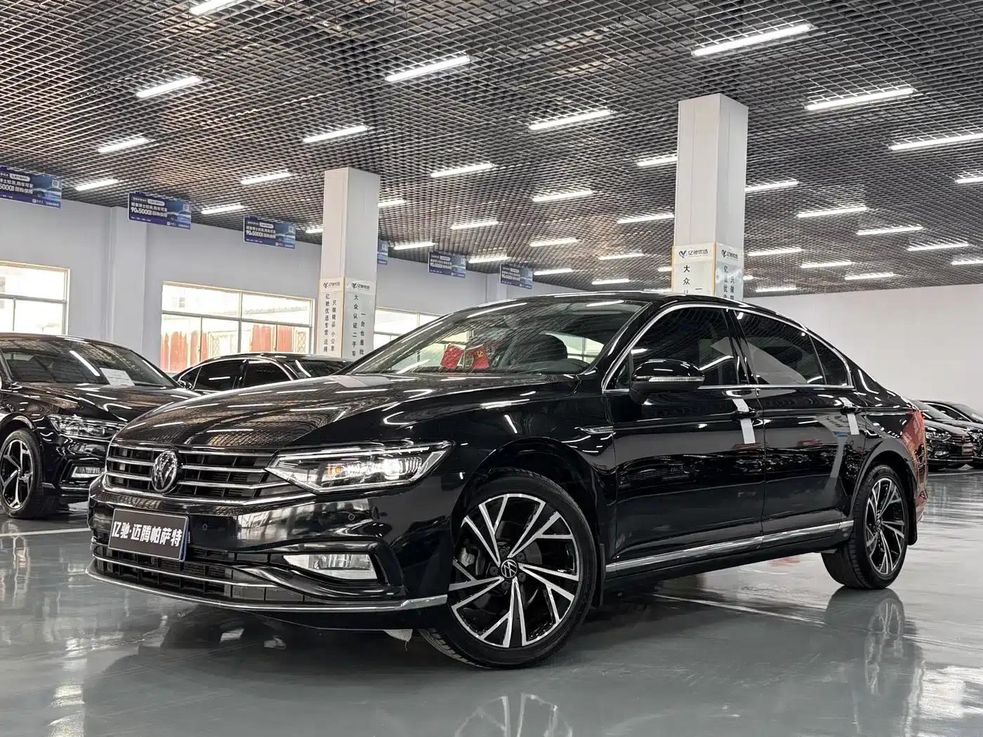 Volkswagen Passat 2021 330TSI DSG 30th Anniversary Edition — миниатюра 1