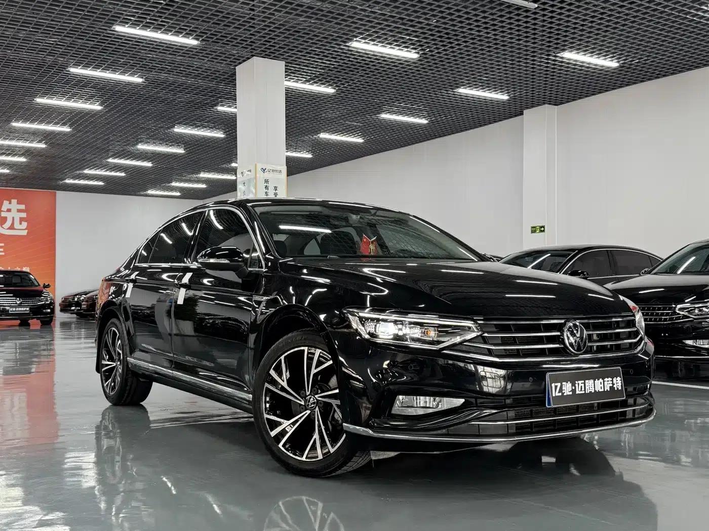 Volkswagen Passat 2021 330TSI DSG 30th Anniversary Edition — миниатюра 3