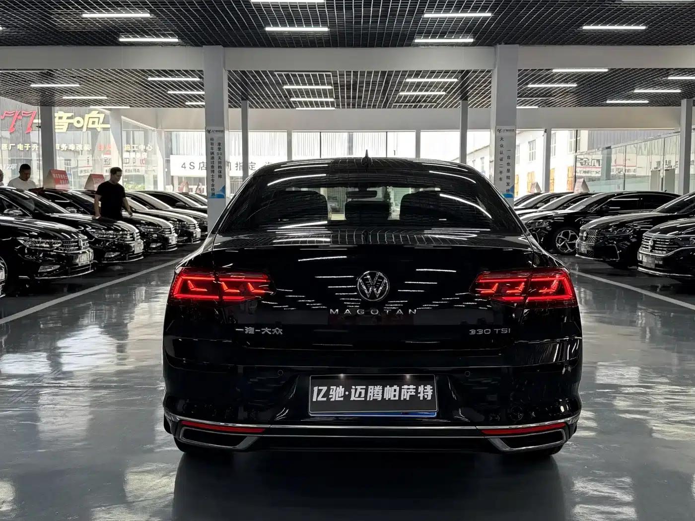 Volkswagen Passat 2021 330TSI DSG 30th Anniversary Edition — миниатюра 8