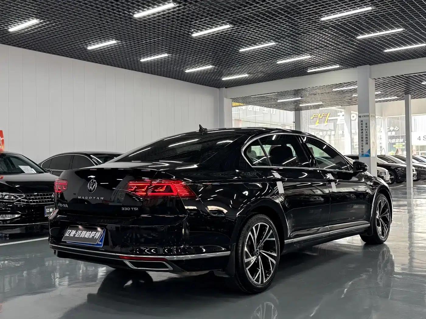 Volkswagen Passat 2021 330TSI DSG 30th Anniversary Edition — миниатюра 9