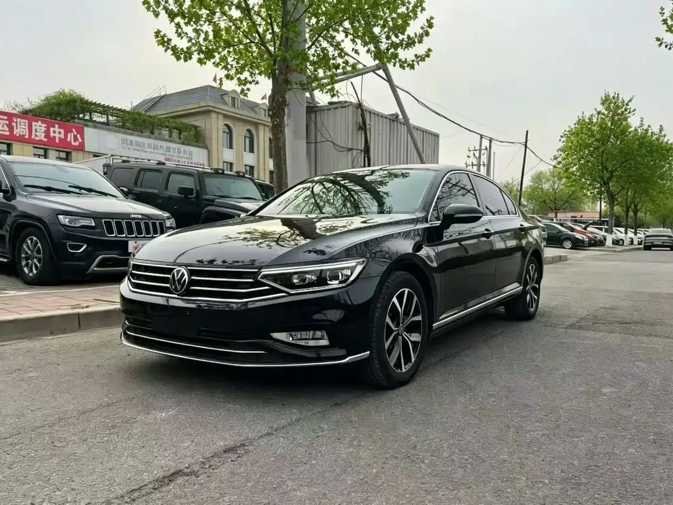 2020 Volkswagen Passat 330TSI DSG Leading Edition — миниатюра 1