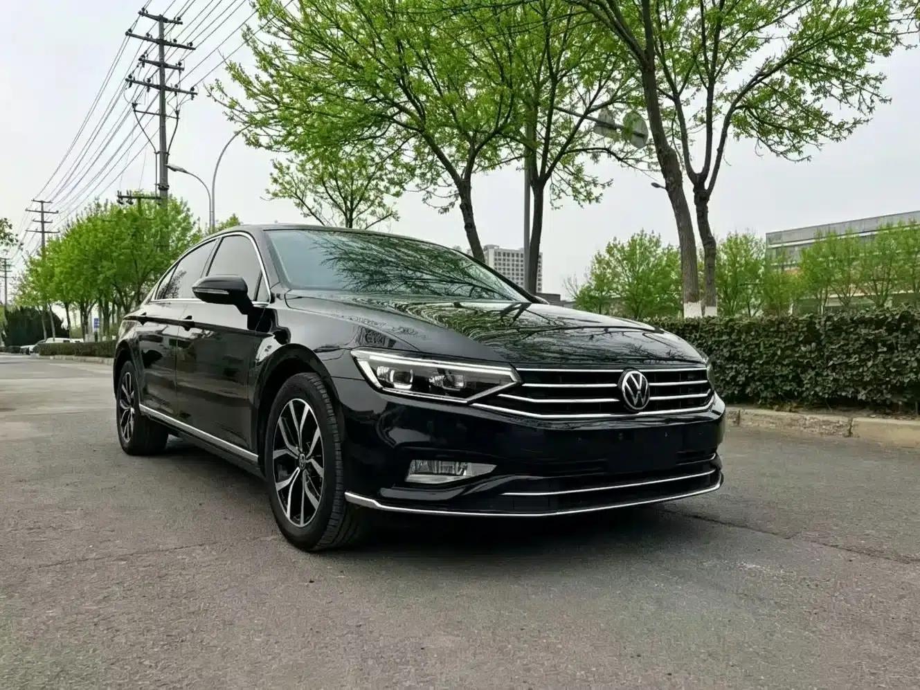 2020 Volkswagen Passat 330TSI DSG Leading Edition — миниатюра 3