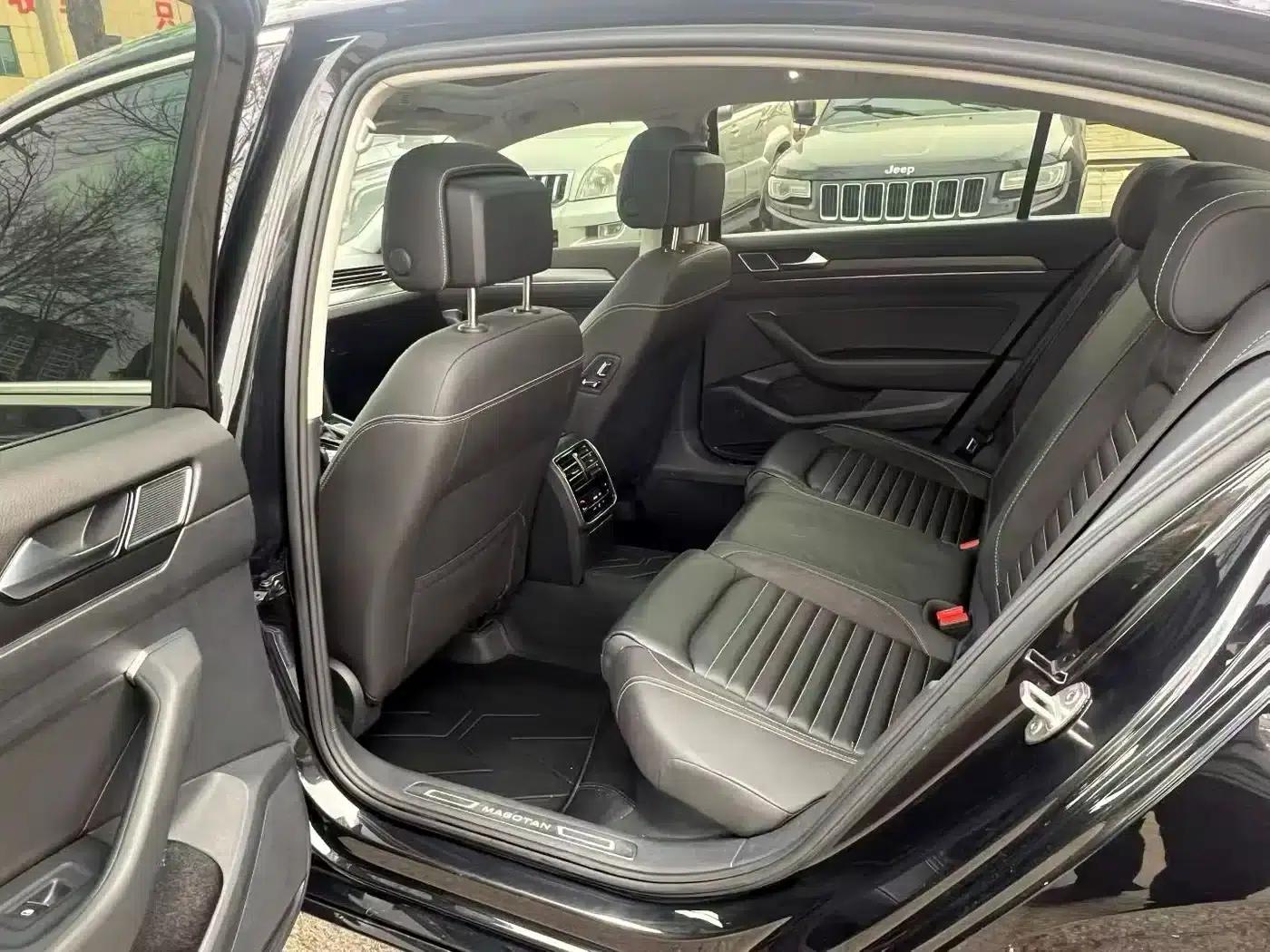 2020 Volkswagen Passat 330TSI DSG Leading Edition — миниатюра 6