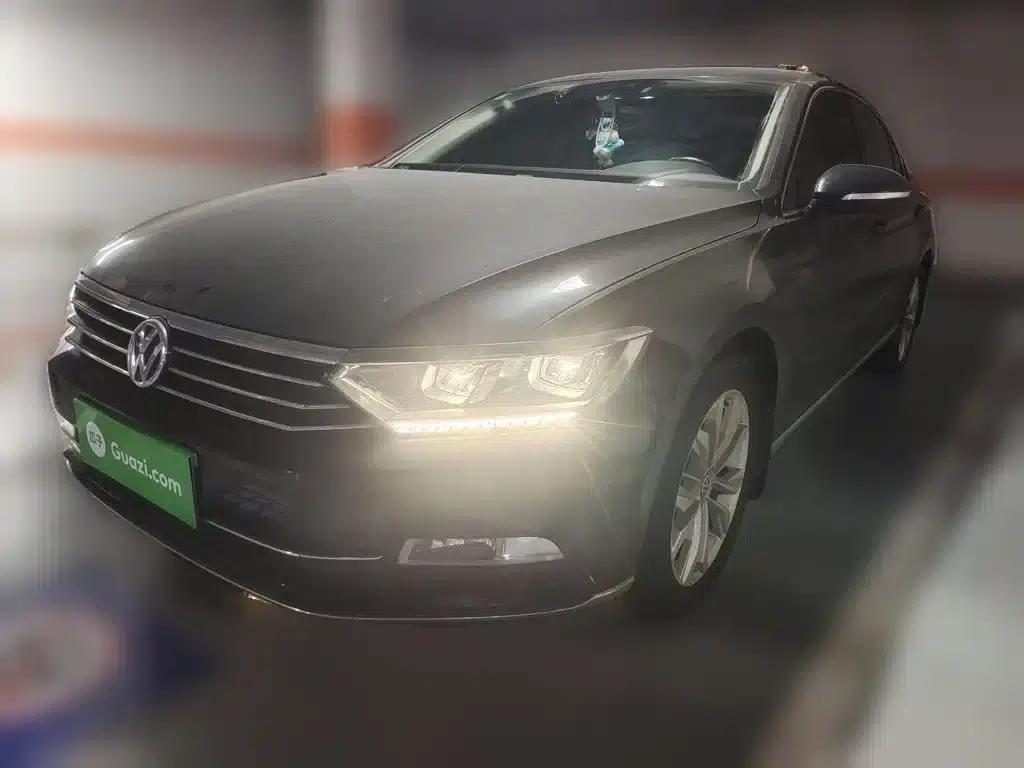 2019 Volkswagen Magotan 330TSI DSG Luxury Edition (National V Emission Standard) — миниатюра 2