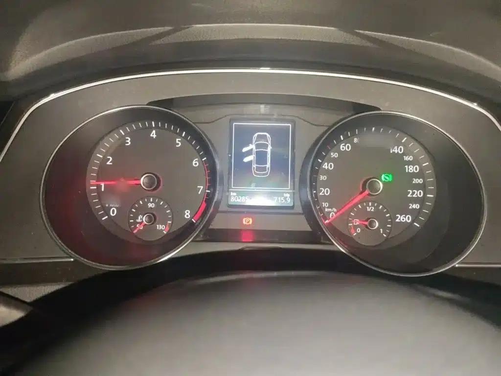 2018 Volkswagen Passat 330TSI DSG Leading Edition — миниатюра 4