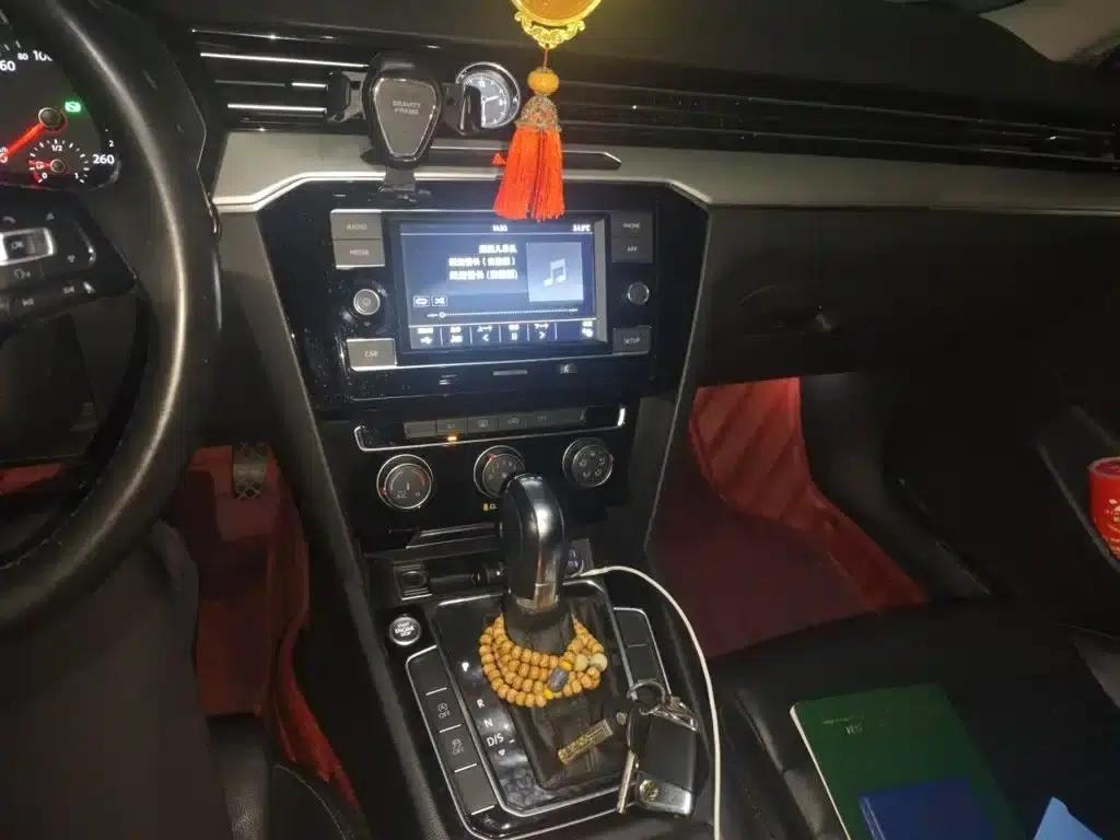 2018 Volkswagen Passat 330TSI DSG Leading Edition — миниатюра 6