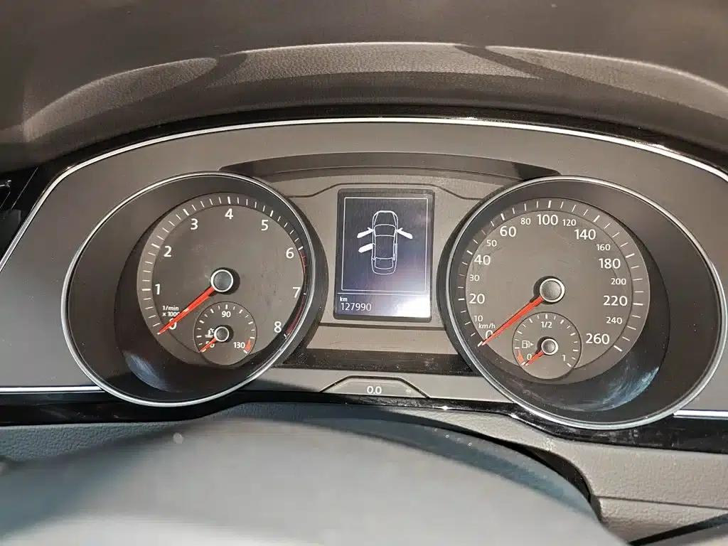 2020 Volkswagen Passat 330TSI DSG Leading Edition — миниатюра 11