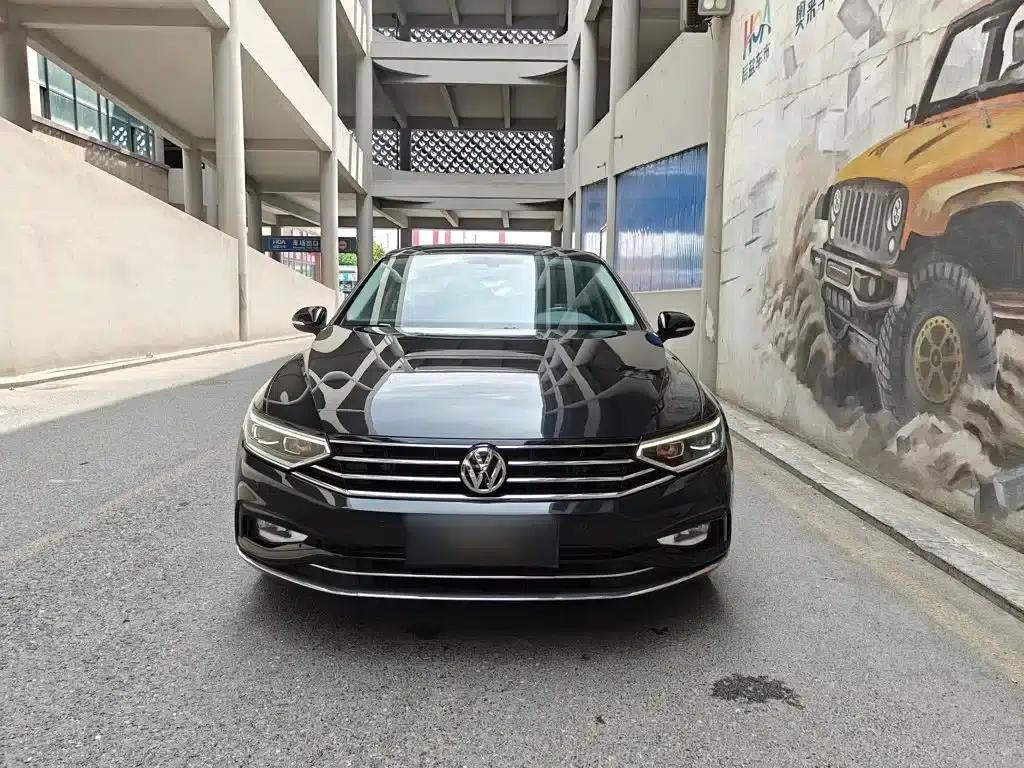 2020 Volkswagen Passat 330TSI DSG Leading Edition — миниатюра 3