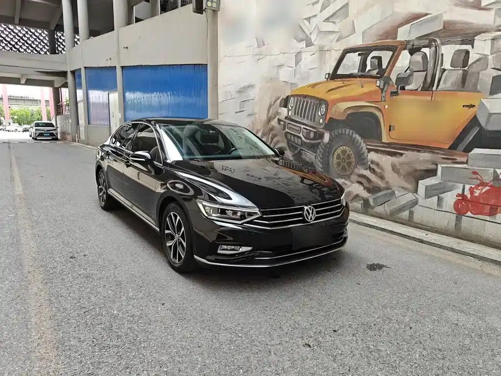 2020 Volkswagen Passat 330TSI DSG Leading Edition — миниатюра 4