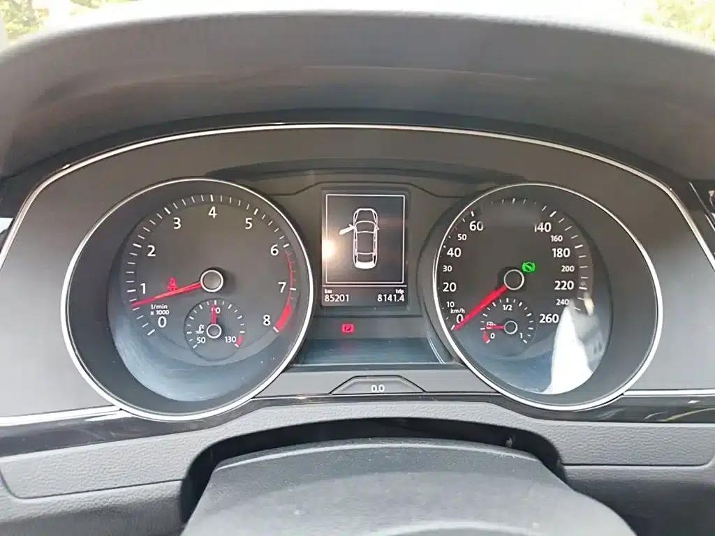 2017 Volkswagen Magotan 330TSI DSG Leading Edition — миниатюра 4