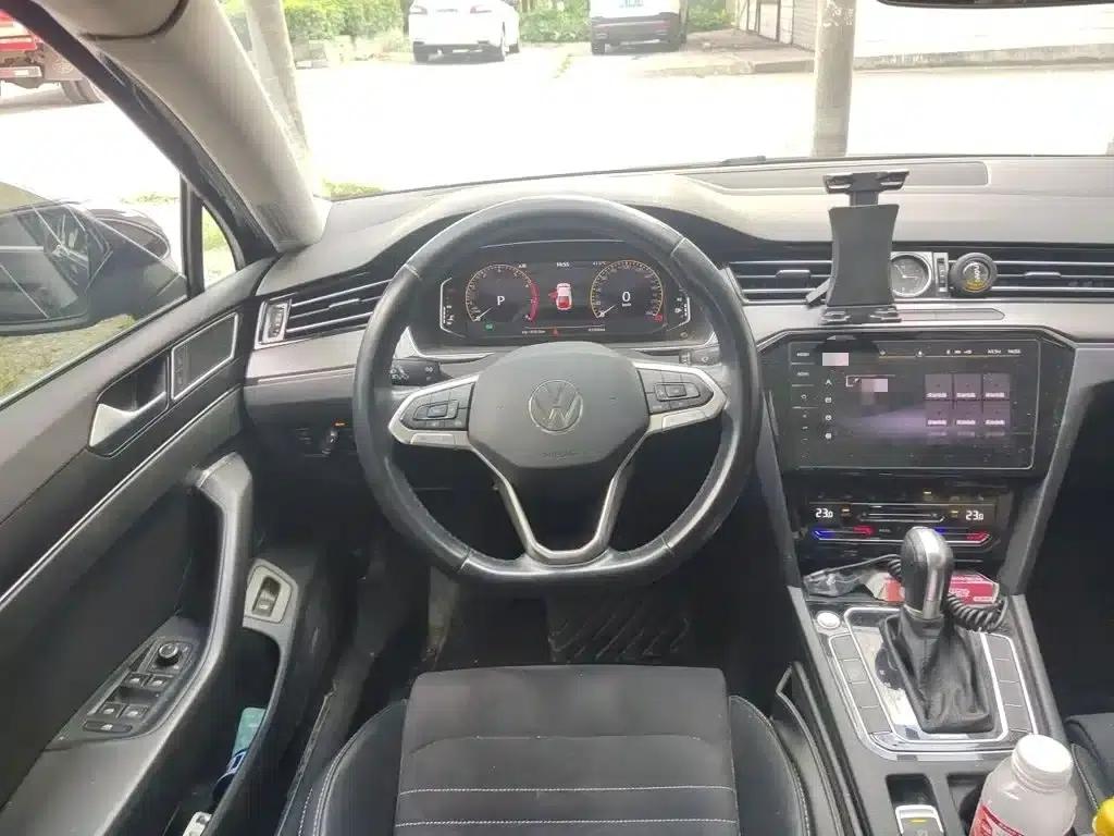 2020 Volkswagen Passat 330TSI DSG Luxury — миниатюра 3