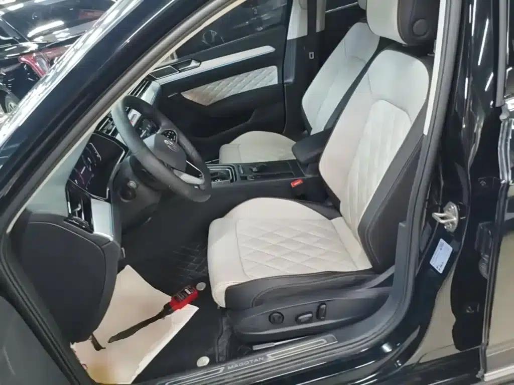 2025 Volkswagen Magotan Facelift Edition, 330TSI DSG Luxury Model — миниатюра 15