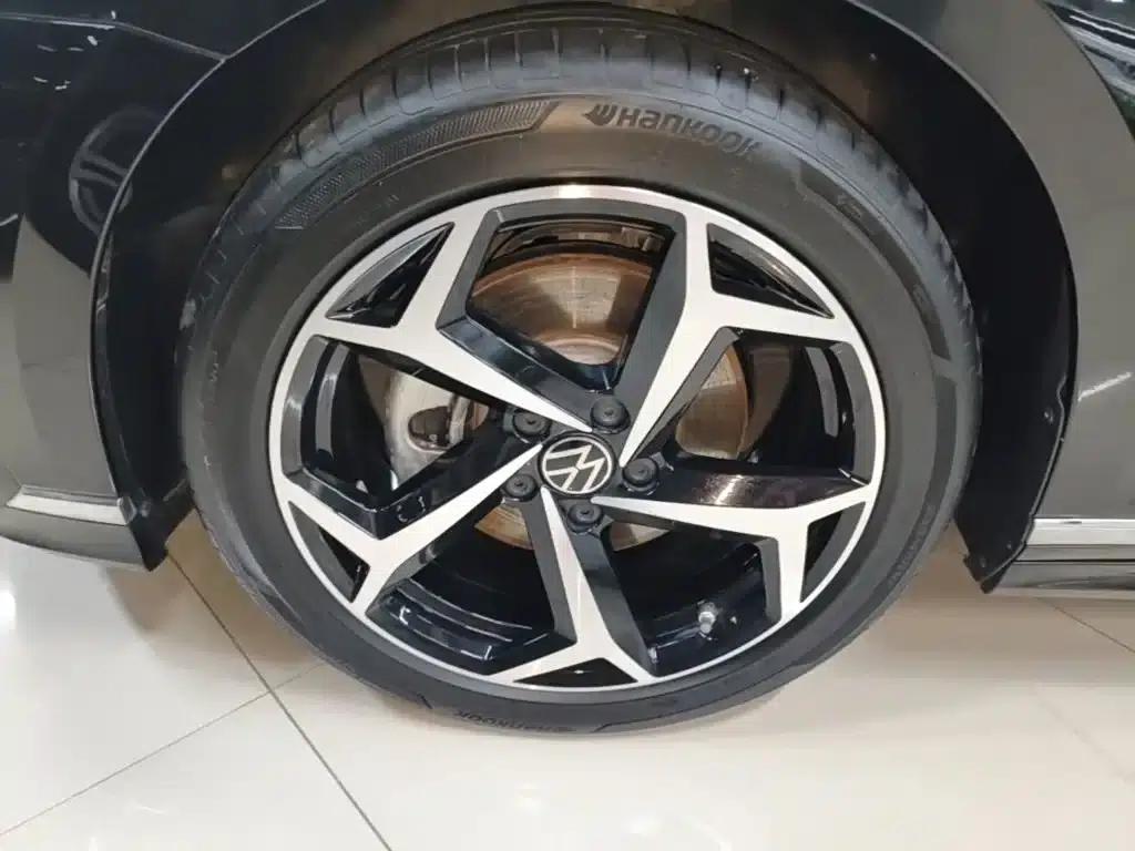 2025 Volkswagen Magotan Facelift Edition, 330TSI DSG Luxury Model — миниатюра 23