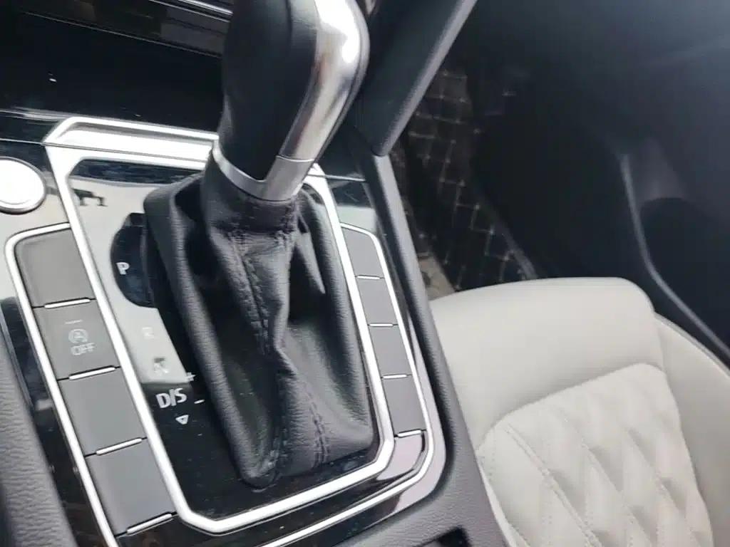Volkswagen Magotan 2023 2 Millionth Unit Commemorative Edition 330TSI DSG Leading Model — миниатюра 21