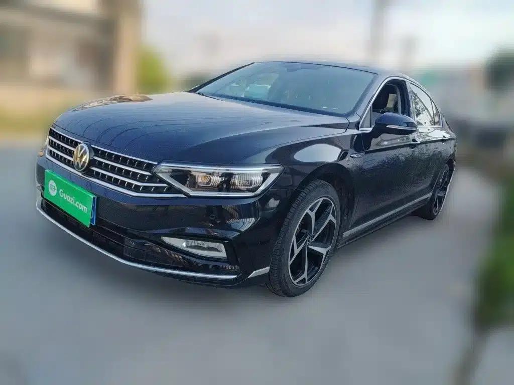 Volkswagen Magotan 2023 2 Millionth Unit Commemorative Edition 330TSI DSG Luxury — миниатюра 1