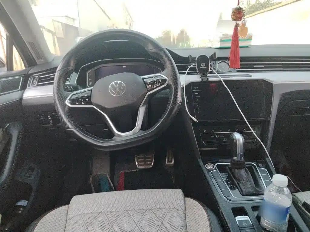 Volkswagen Magotan 2023 2 Millionth Unit Commemorative Edition 330TSI DSG Luxury — миниатюра 3