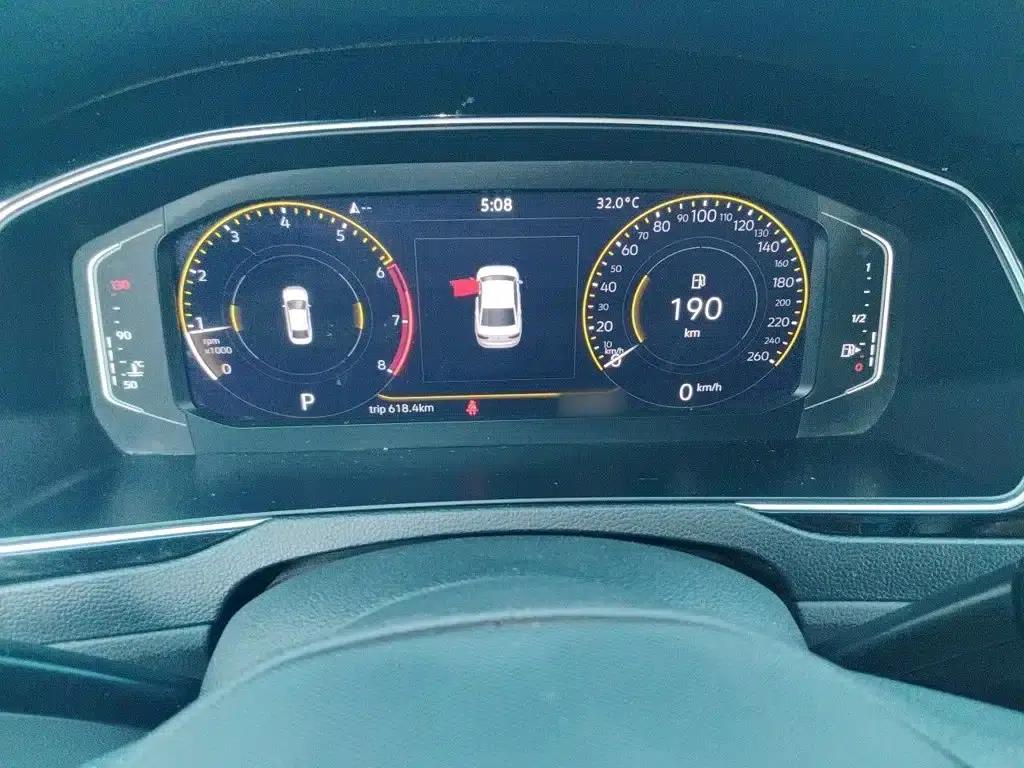 Volkswagen Magotan 2023 2 Millionth Unit Commemorative Edition 330TSI DSG Luxury — миниатюра 4