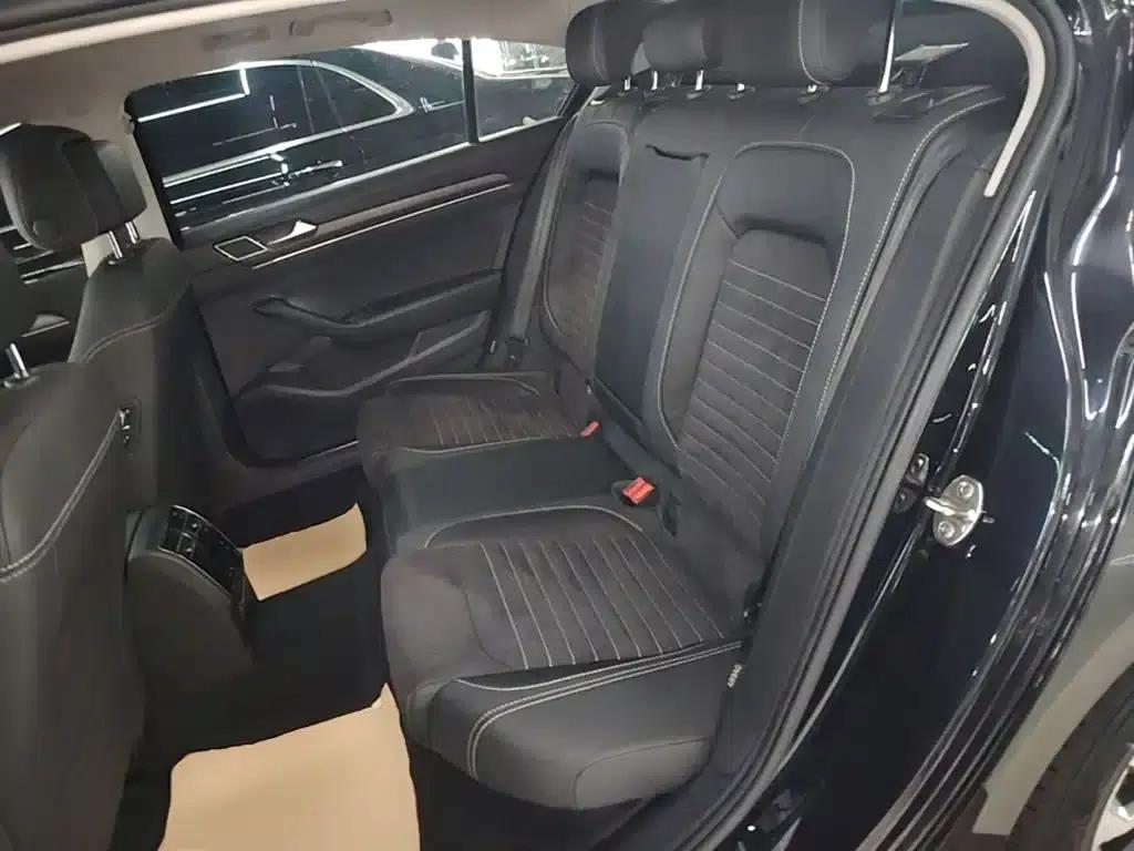 2020 Volkswagen Passat 330TSI DSG Luxury — миниатюра 17