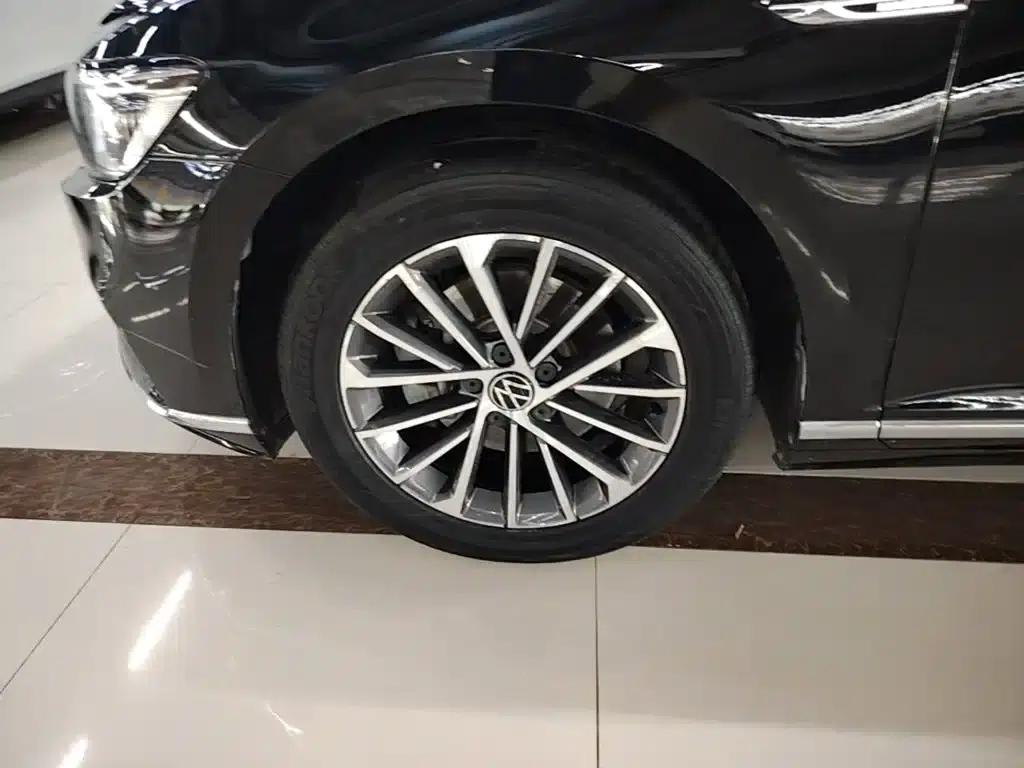 2020 Volkswagen Passat 330TSI DSG Luxury — миниатюра 23