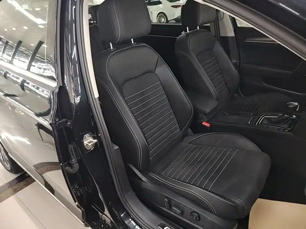 2020 Volkswagen Passat 330TSI DSG Luxury — миниатюра 25
