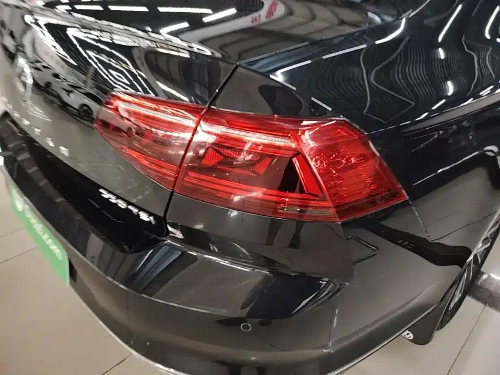2020 Volkswagen Passat 330TSI DSG Luxury — миниатюра 8