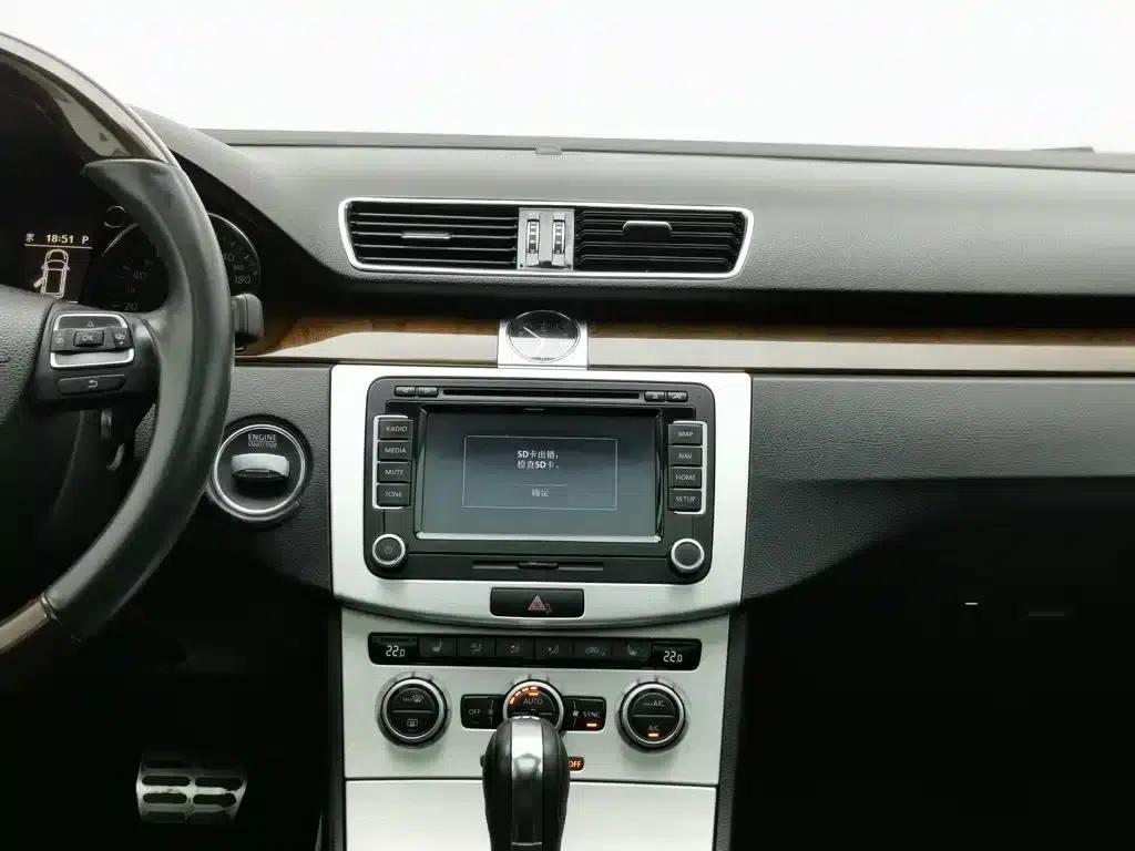 2012 Imported Volkswagen Passat Touring Edition 2.0TSI Comfort — миниатюра 12