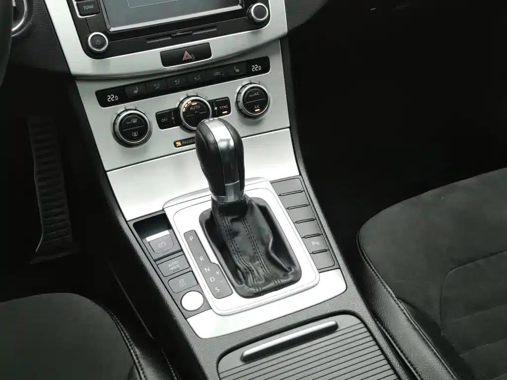 2012 Imported Volkswagen Passat Touring Edition 2.0TSI Comfort — миниатюра 13